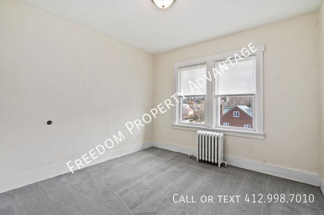 Building Photo - 2451 Wedgemere St