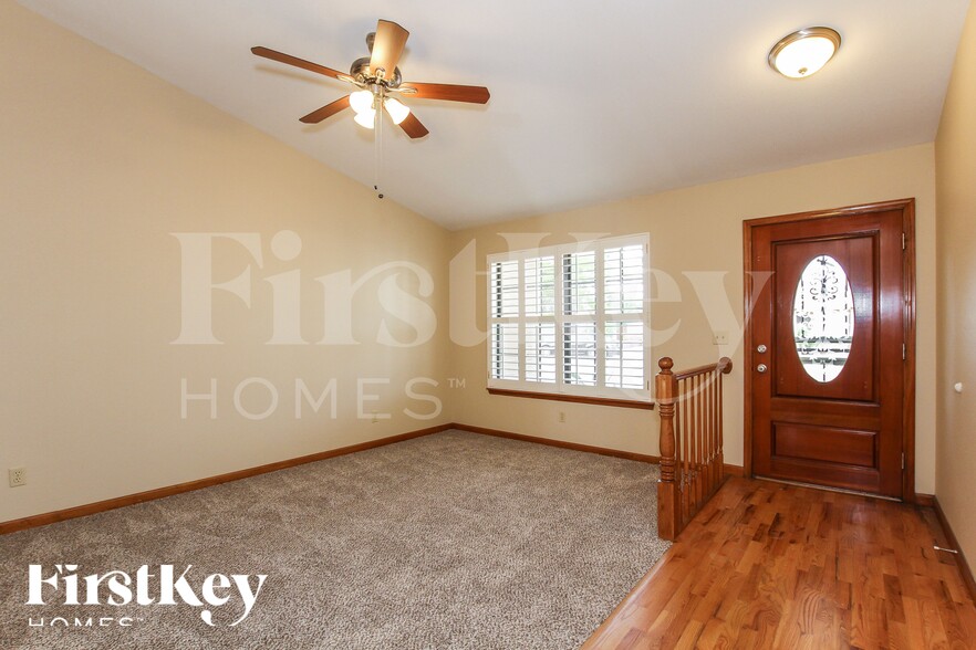 Building Photo - 5205 W Aster Dr
