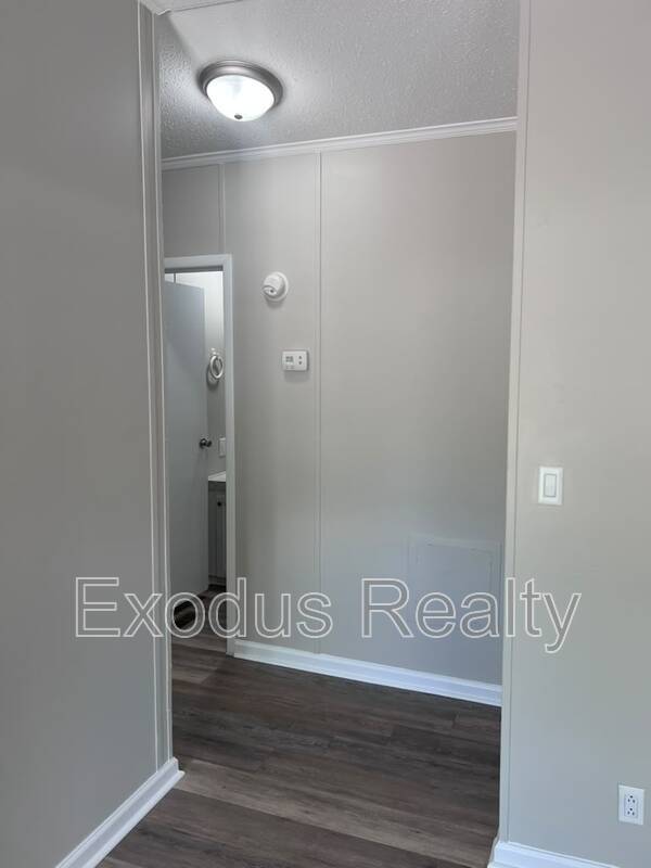 Building Photo - 114 Kathleen Terrace