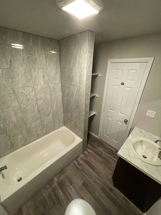 Building Photo - Remodeled 2 Bed, 1 Bath Home in Fort Smith