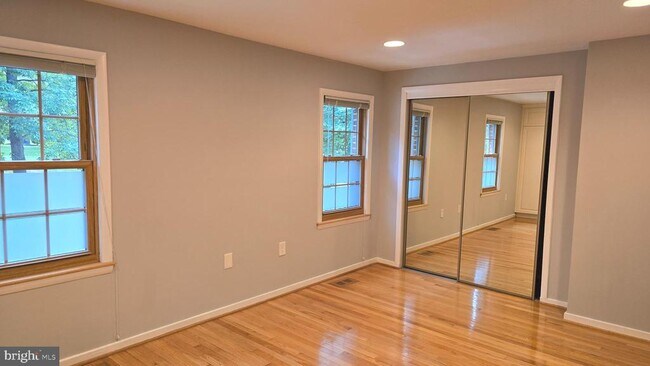 Building Photo - 5987 Clerkenwell Ct