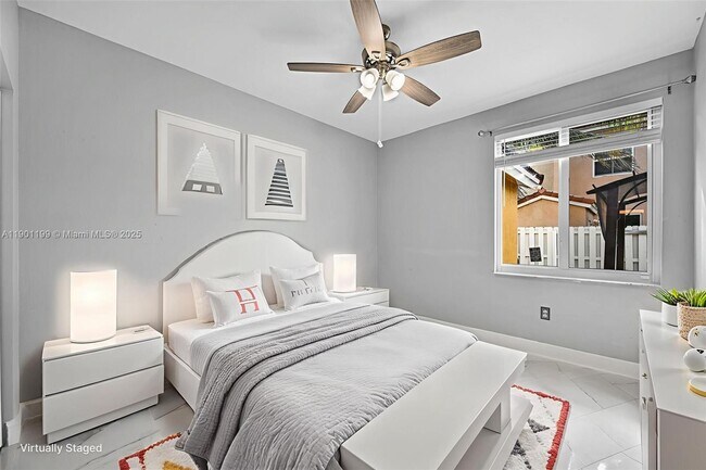 Building Photo - 640 SE 1st St