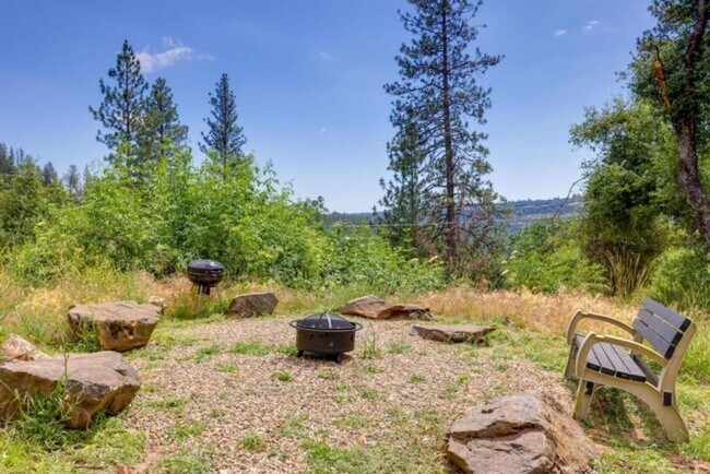 Building Photo - 20719 Ponderosa Way