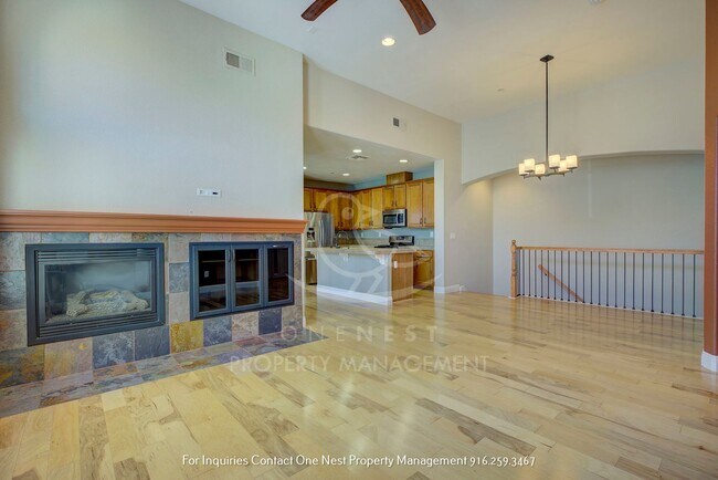 Building Photo - Lincoln Crossing Condo | 2 bedroom 2 bathroom