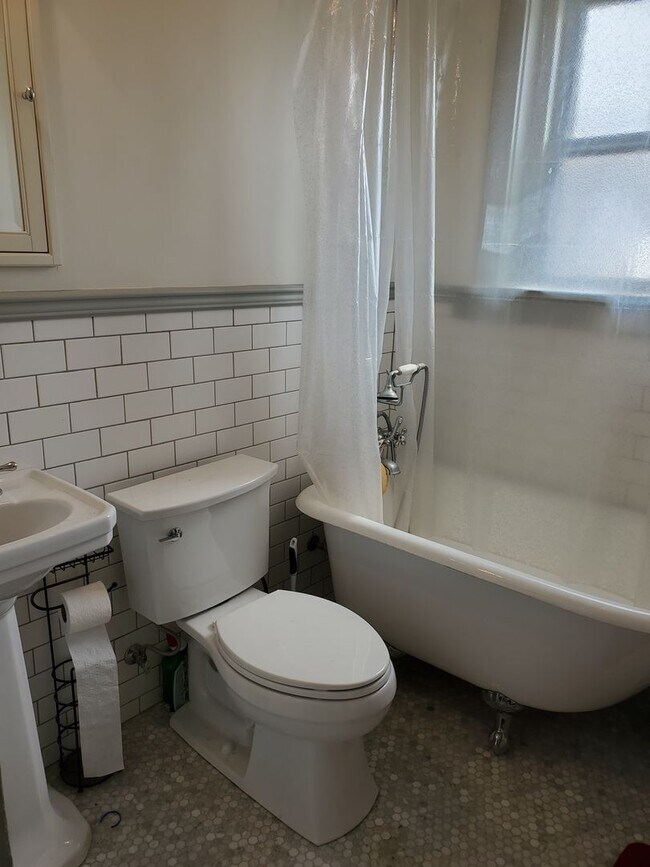 Building Photo - Laurel220 (KC-JF)