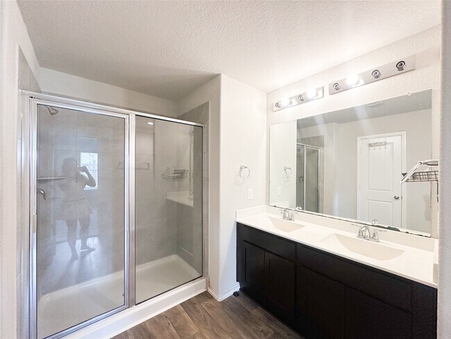 Building Photo - 1807 Brady Shores Dr