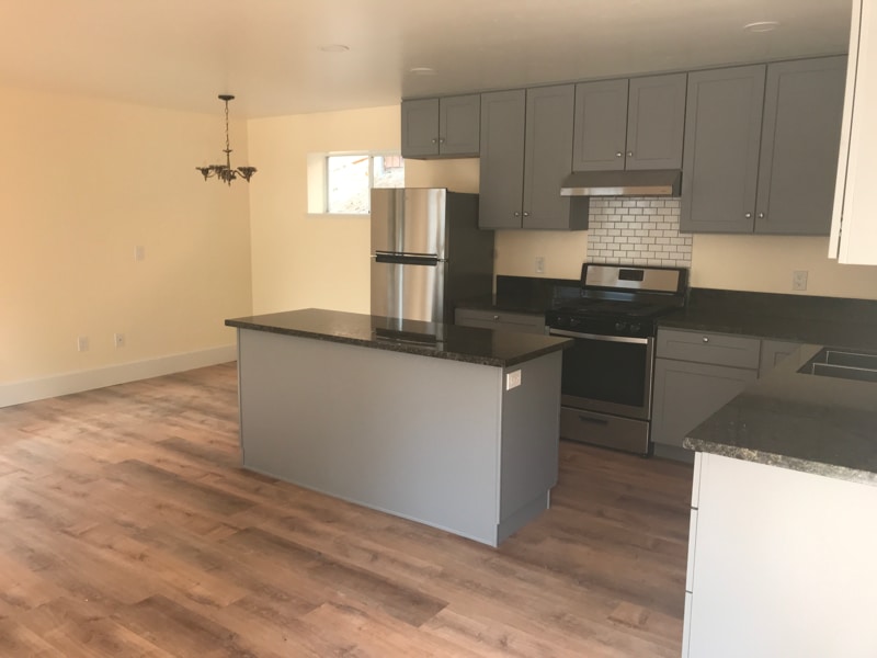 Building Photo - 990 Thompson Way