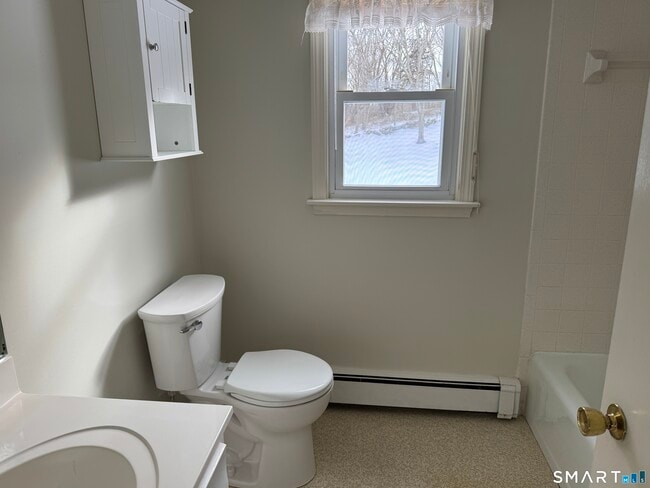 Building Photo - 10 Milton Rd