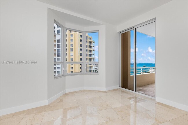 Building Photo - 808 Brickell Key Dr