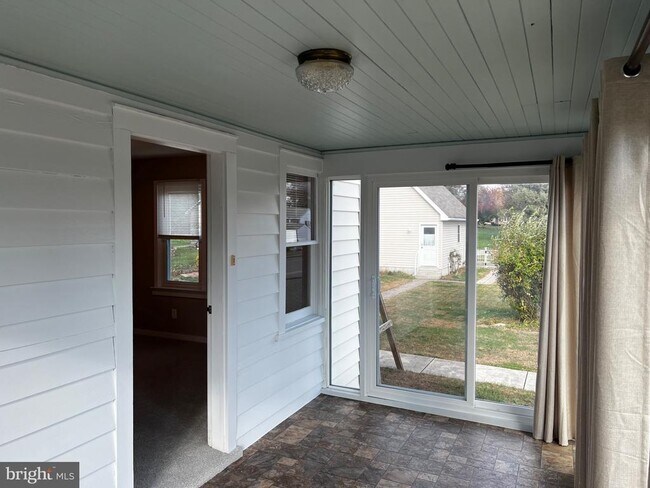 Building Photo - 770 S Lincoln St