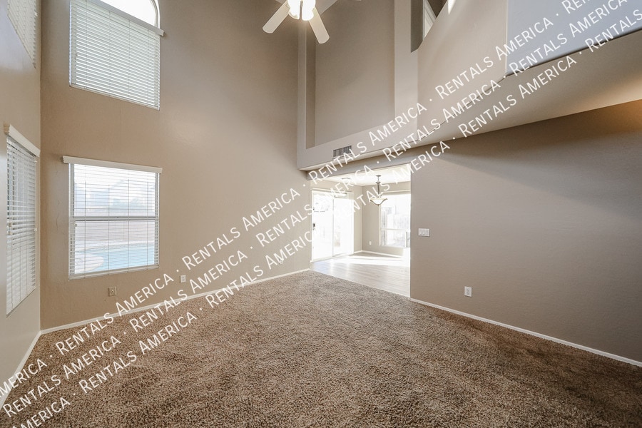 Building Photo - 3719 E Inverness Ave