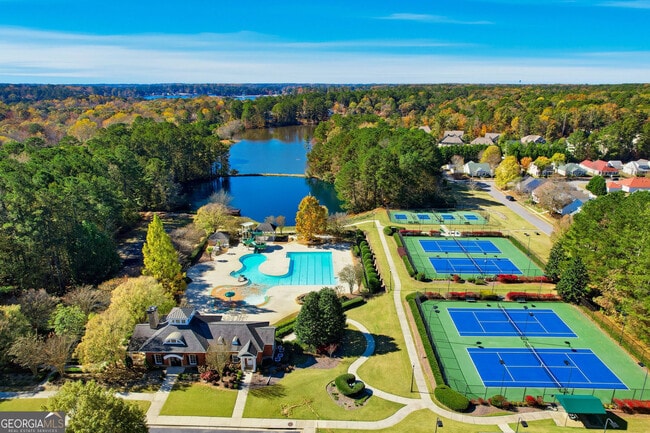 Building Photo - 405 Chadwick Cmns