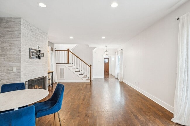 Building Photo - 1013A Caldwell Ave