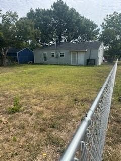 Building Photo - 2747 Poinsettia Dr