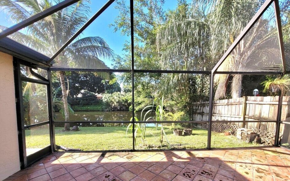 Building Photo - 1328 Waterway Cove Dr