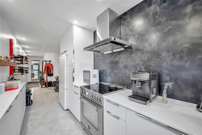 Building Photo - 224 6th Ave N