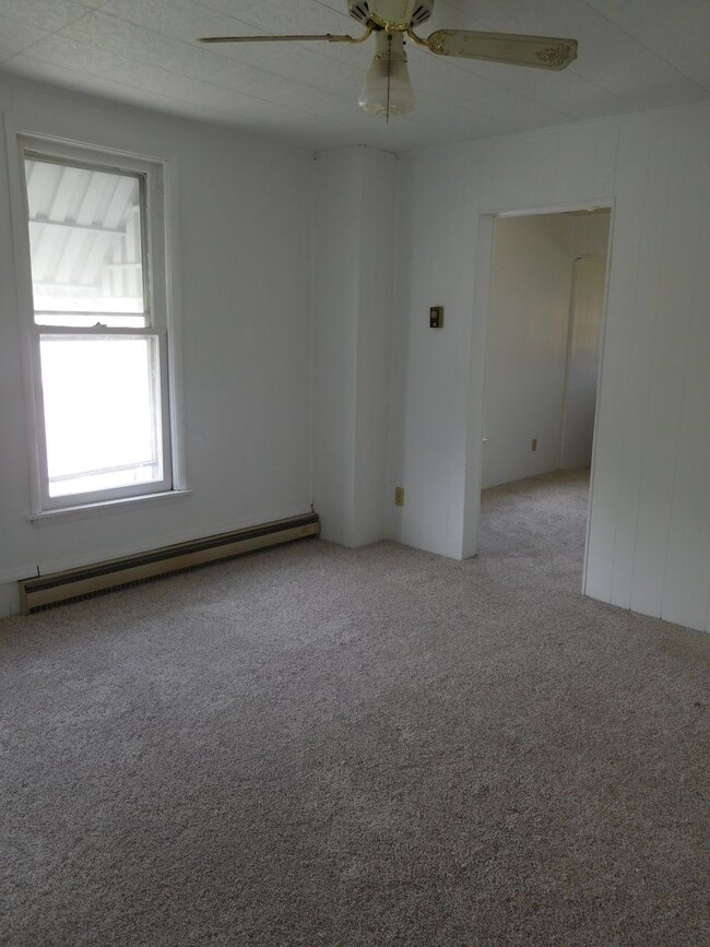 Building Photo - 122 Clayton Ave