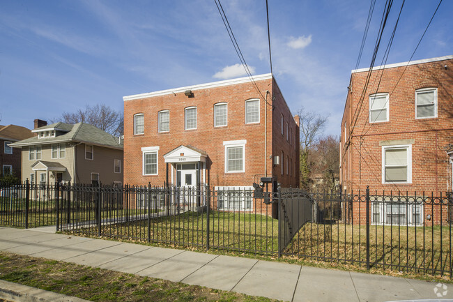 Building Photo - 3052-3056 30th St SE