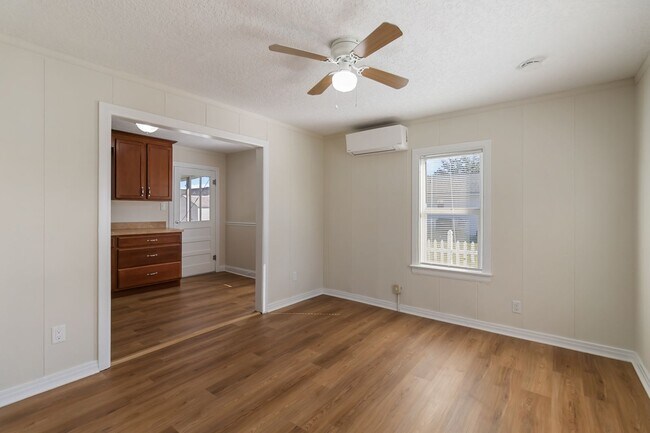 Building Photo - Charming 1/1 Home in St. Cloud Close to the Lakefront Park