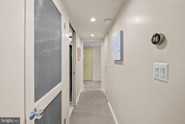 Building Photo - 1401 17th St NW