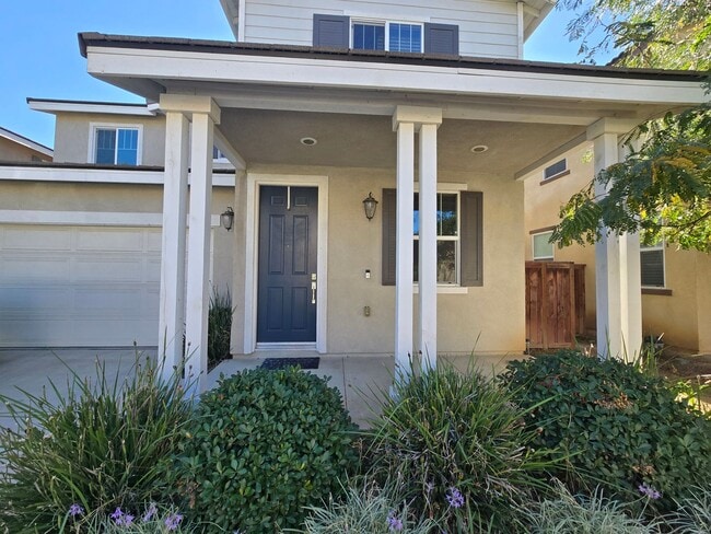 Building Photo - Spacious Home in Amenity-Rich Community