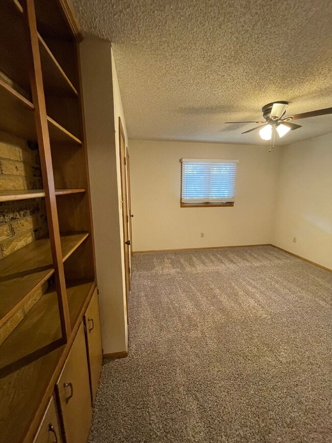 Building Photo - Beautiful Large Home with Basement