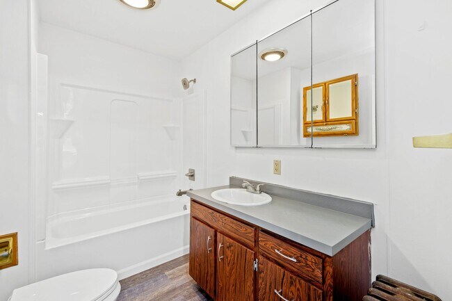 Building Photo - AVAILABLE APRIL 1ST, don't miss this BEAUTIFUL 3-Bedroom Home in Clairton!