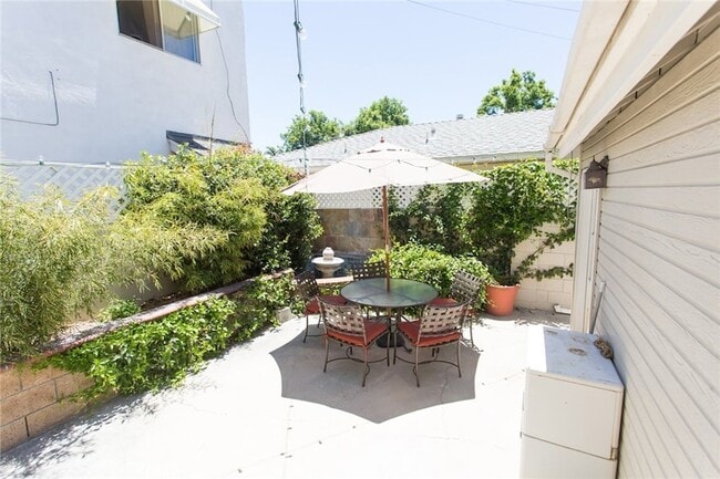 Building Photo - 289 N Cleveland St