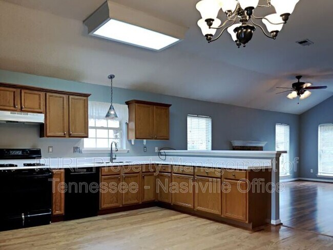 Building Photo - 2215 Joann Dr