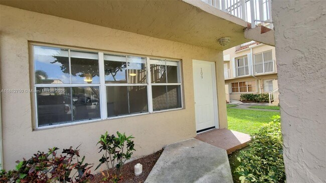 Building Photo - 8660 NW 5th Terrace