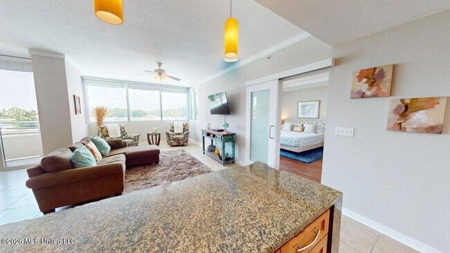 Building Photo - 2060 Beach Blvd