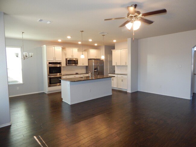 Building Photo - 1310 Stonewall Ridge
