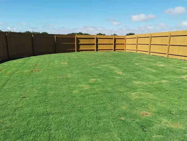 Building Photo - 118 Dedina Dr