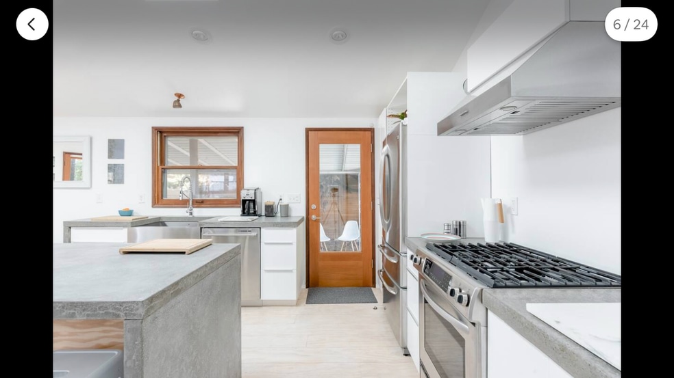 Building Photo - 4633 N Gantenbein Ave