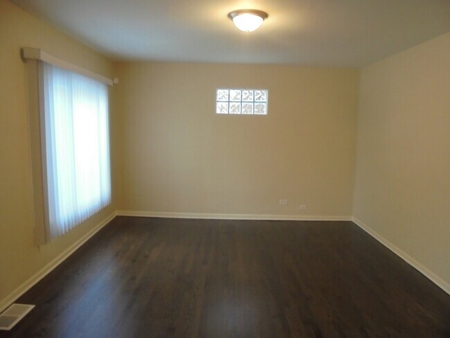 Building Photo - 7353 W 56th St
