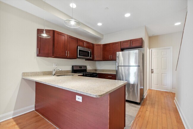 Building Photo - 1424 Willington St