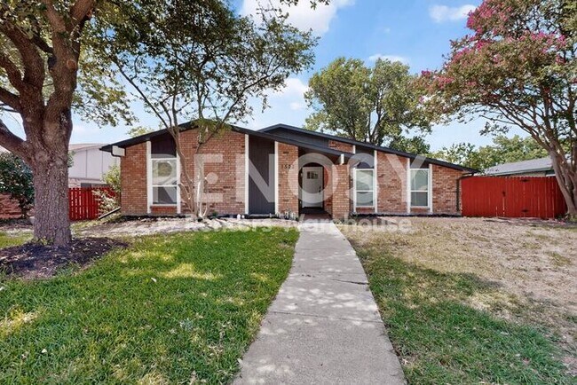 Building Photo - Plano Gem Ready To Be Your Home
