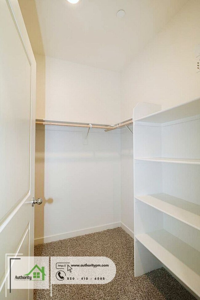 Building Photo - 3012 Legend Ln