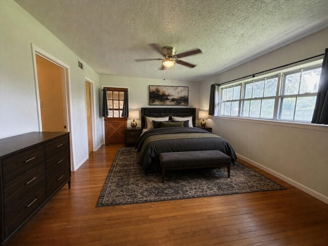 Building Photo - 2603 Brom-Bones Dr