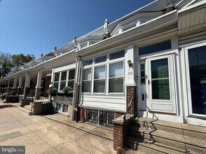 Building Photo - 3368 Vaux St