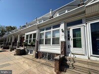 Building Photo - 3368 Vaux St