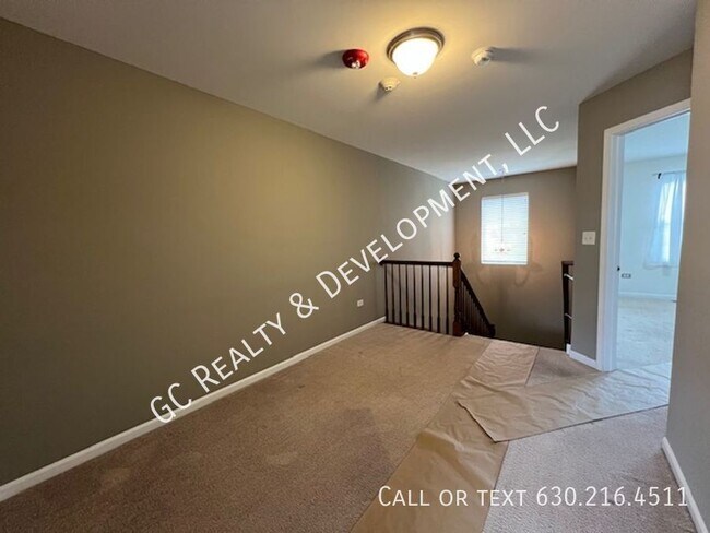 Building Photo - 2522 Dunraven Ave