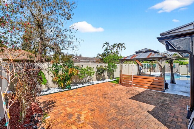 Building Photo - 13808 Geranium Pl