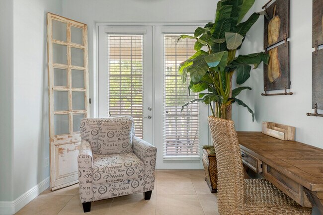 Building Photo - 4 Waterside St