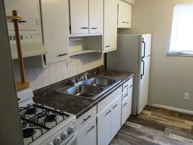 Building Photo - 504 E Locust St