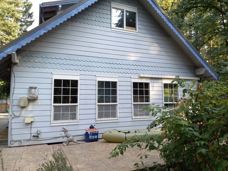 Building Photo - 28384 SE Broadleaf Rd