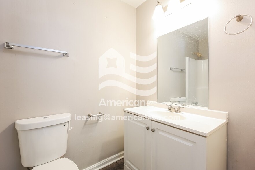 Building Photo - 4 N Kings Dr