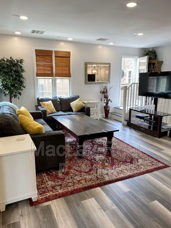Building Photo - 2631 S Key Biscayne Dr