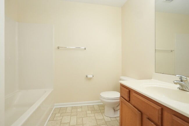 Building Photo - Charming 2-bedroom, 2.5-bath home