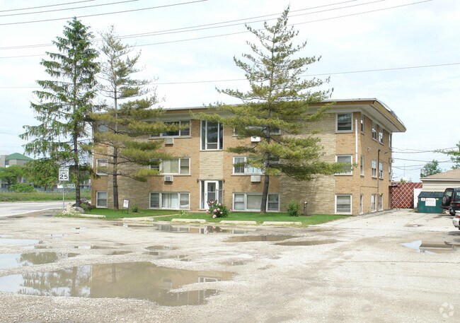 Primary Photo - 4310 W North Ave